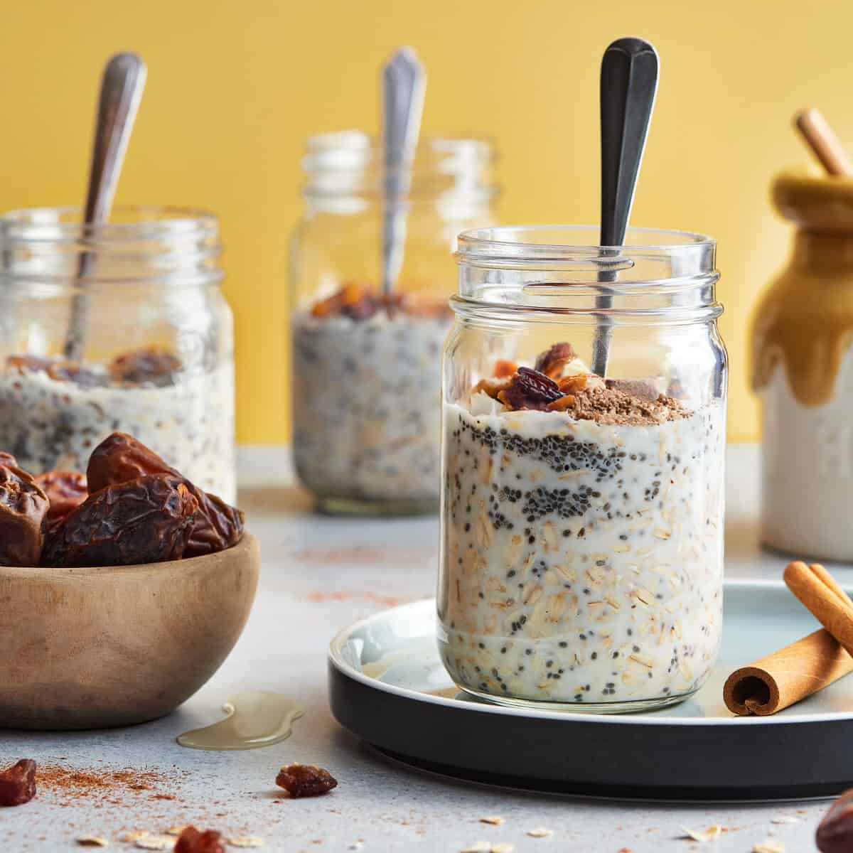 jars of date overnight oats